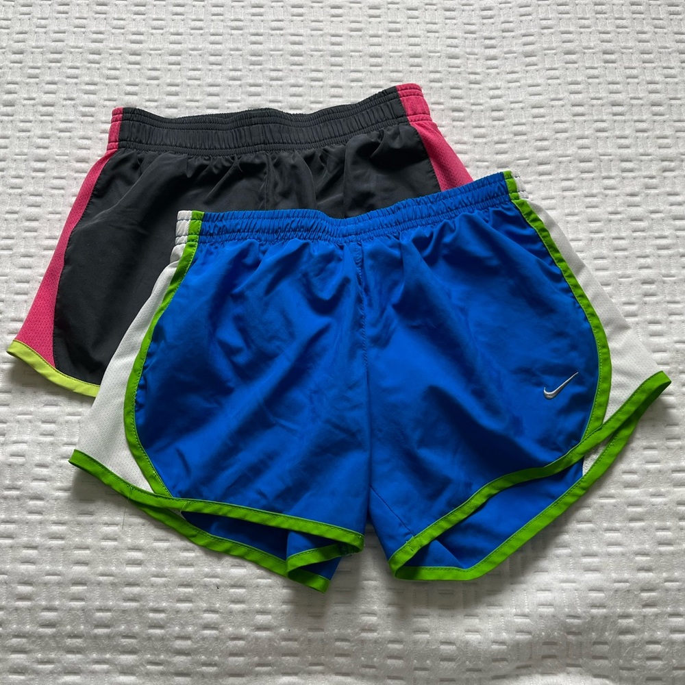 Two pairs of girls shorts size M. Nike & Danskin